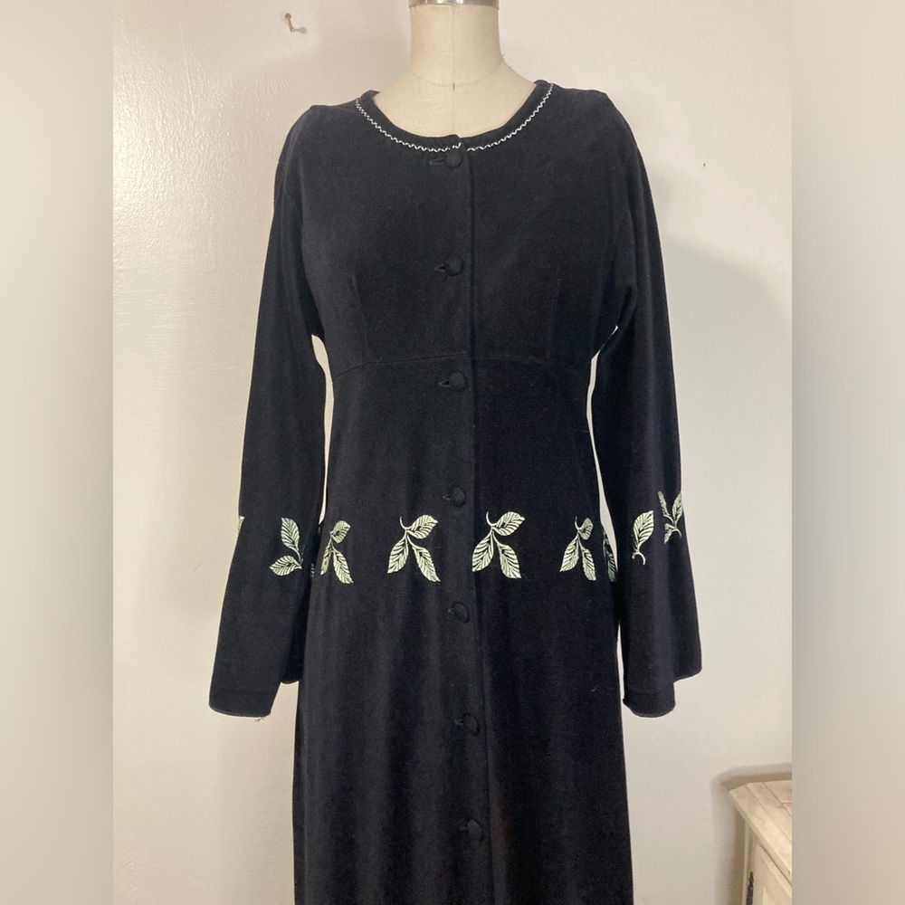 Vintage black maxi velour coat w leaf trim embroidery ren faire elf costume